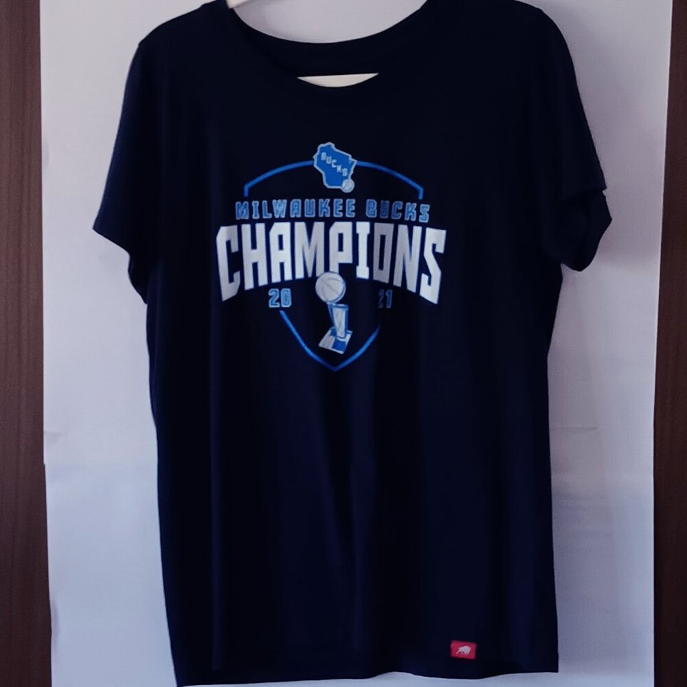 SPORTIQE Navy Milwaukee Bucks 2021 NBA Champions T-Shirt Size L